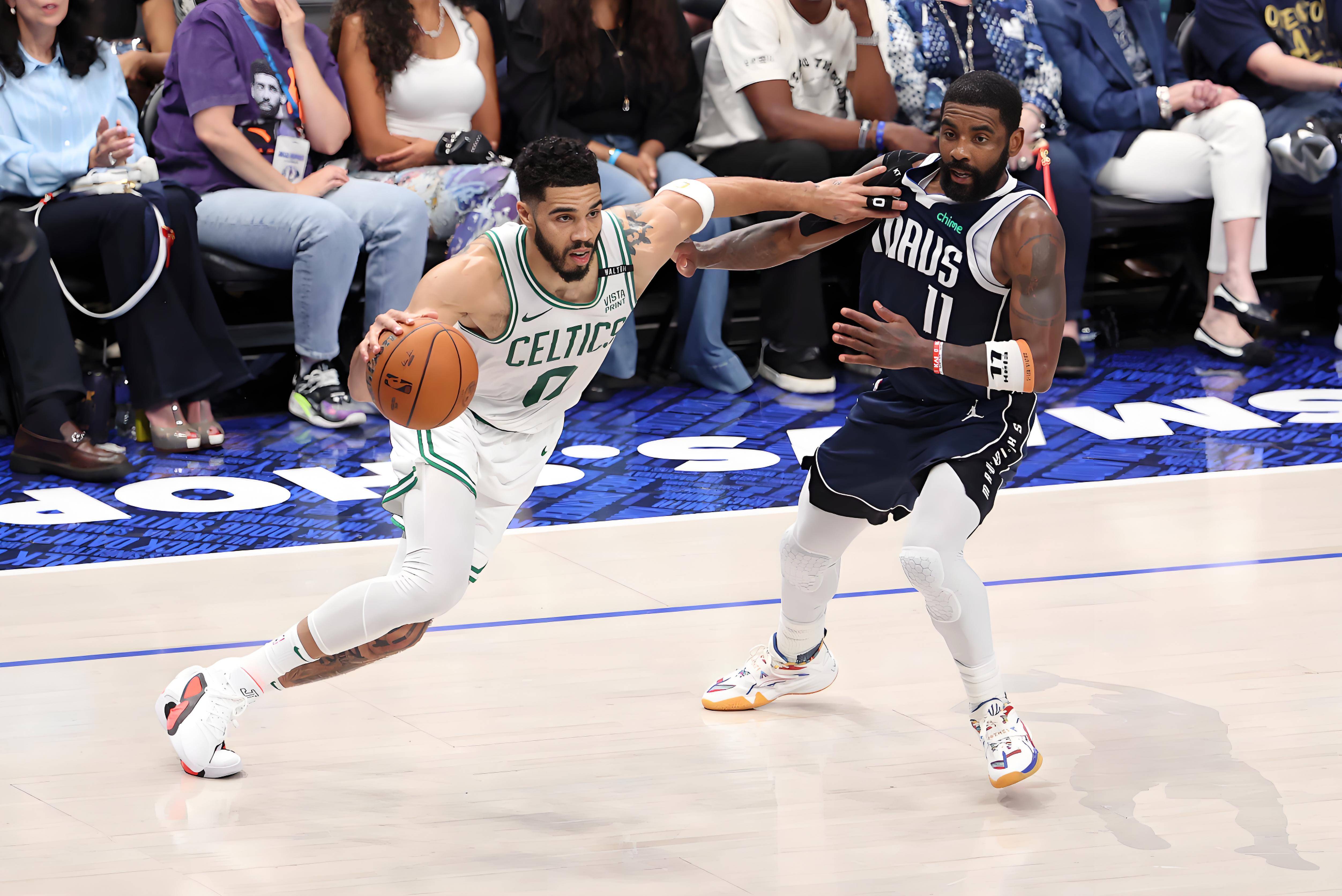 德布劳内回归赛场，大胜首场状态亮眼，独行侠观众沸腾！